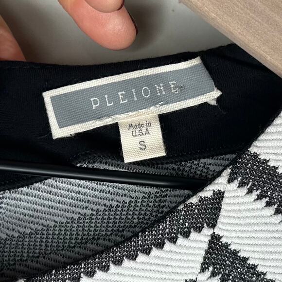 Pleione Geometric Print Shirt Size S Long Sleeves Underlay Back Zipper Layered - Picture 4 of 8